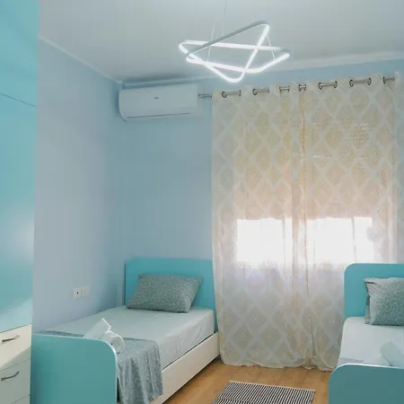 Cane New Bazaar * Tiran