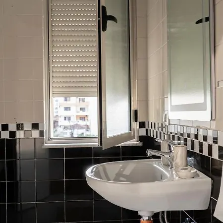 Cane New Bazaar Tirana