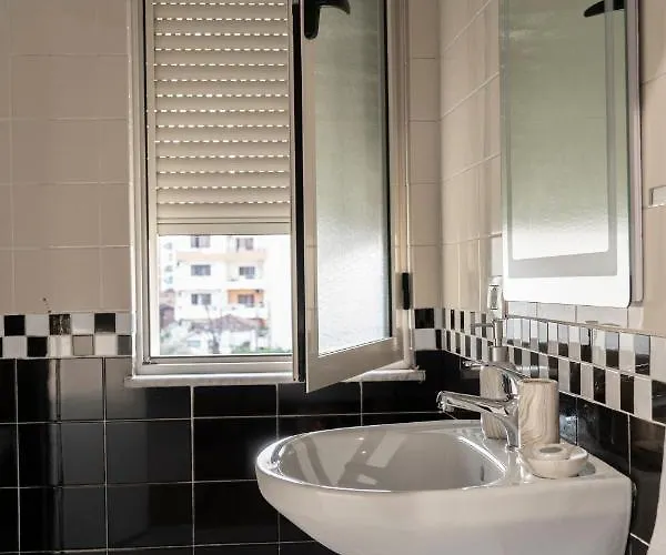 Cane New Bazaar 地拉那